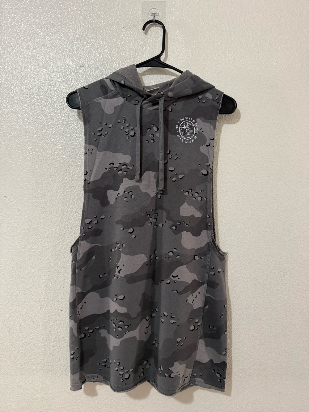 Men’s Gymshark camo tank with hoddie (Gently Used) size SM